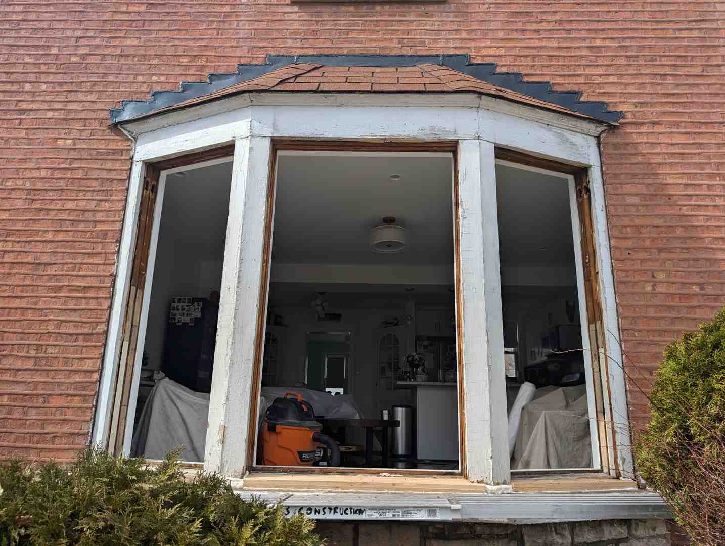 bay window section detail